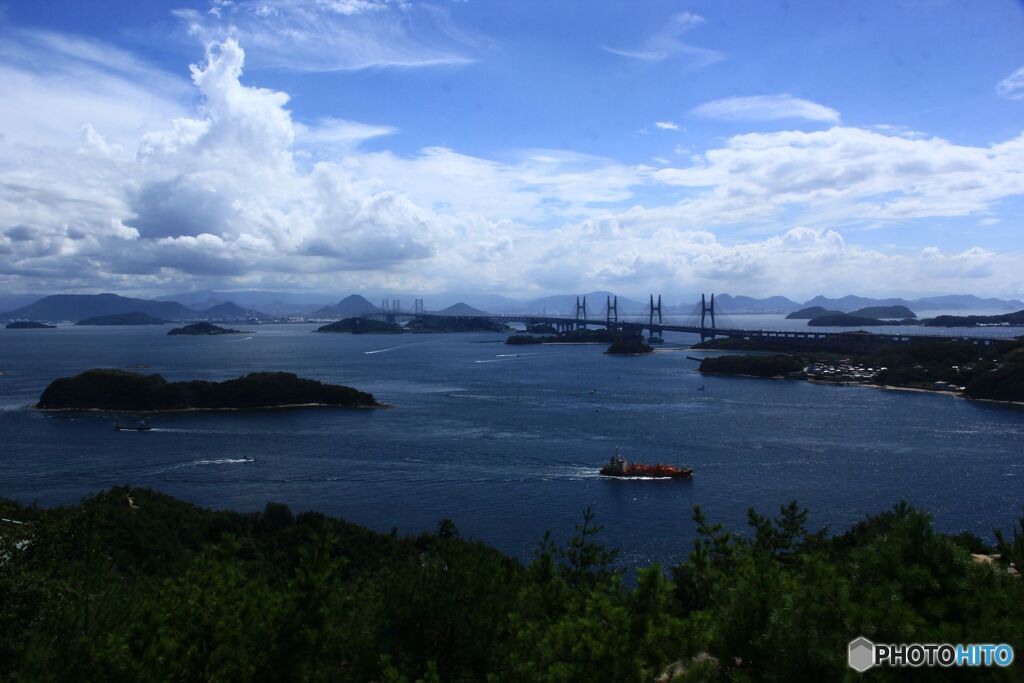 雲と橋と船