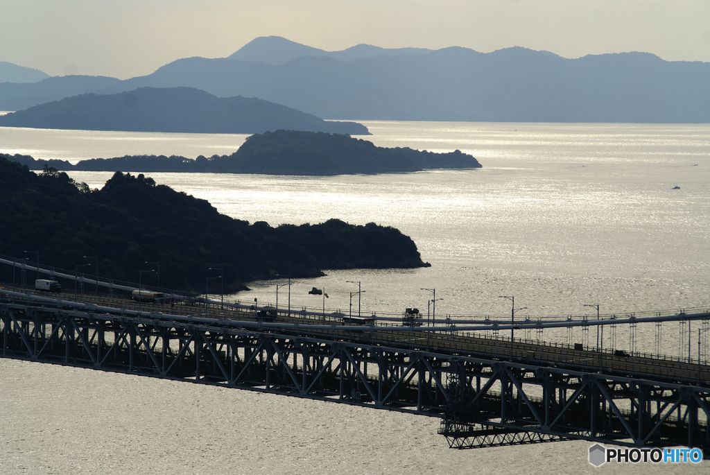 光る瀬戸の海