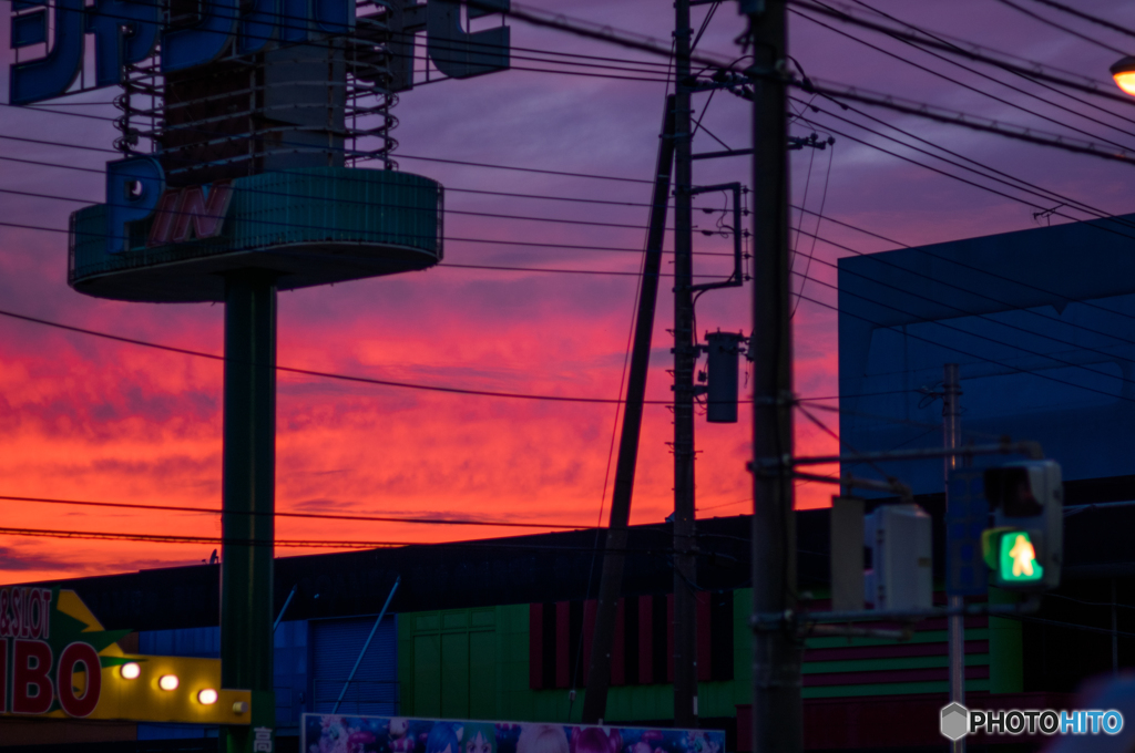 パチンコ屋からの夕日