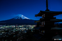 満月浴びる初冬富士