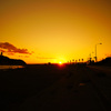 西の彼方へ沈みゆく晩秋の夕陽