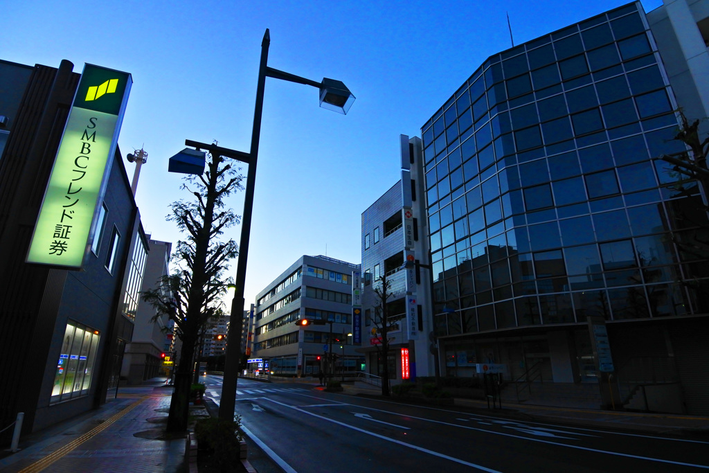 雨上がり街…夜と朝の狭間の刻 ②