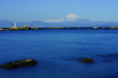 葉山灯台（裕次郎灯台）と富士