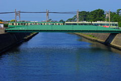 ブルーの空とグリーンの鉄橋 ④