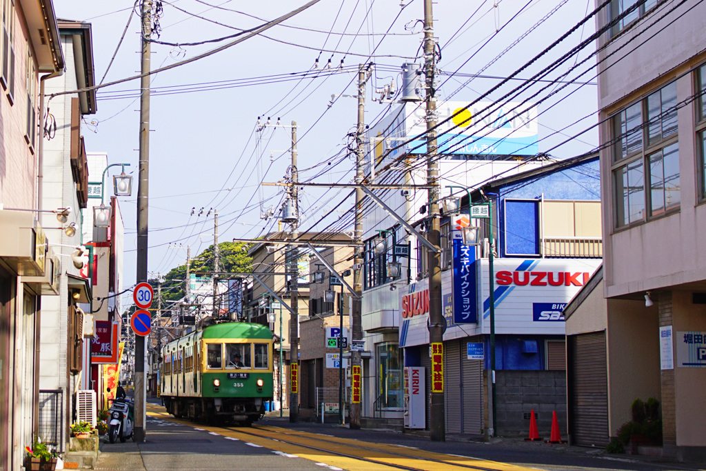 路面を行くレジェンド300形