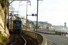 R134に沿って走る2000系江ノ電 ②