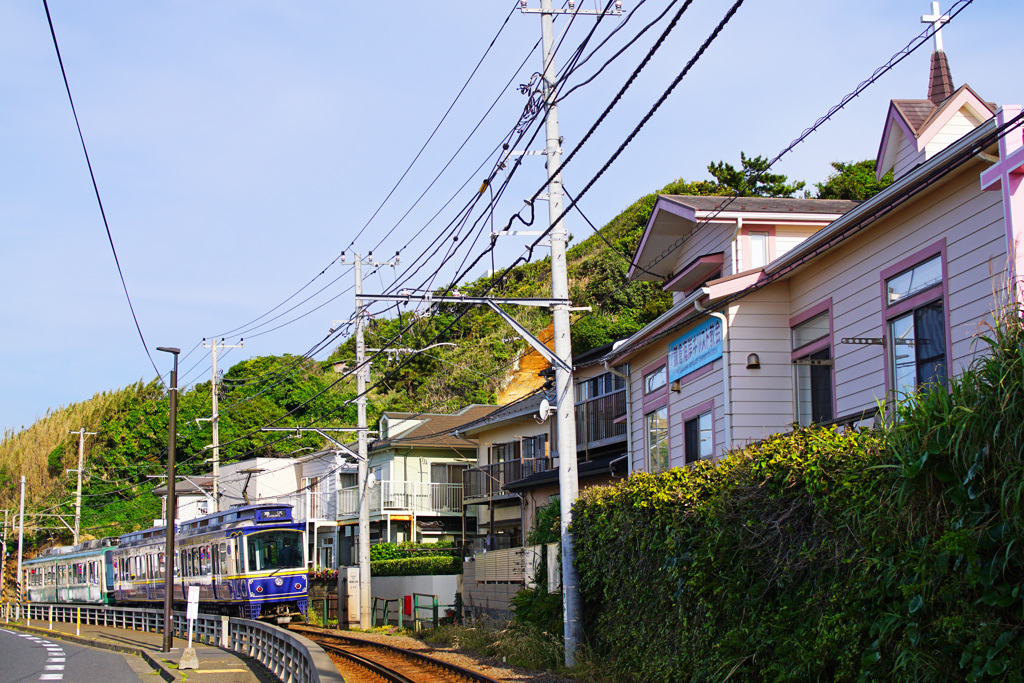 R134沿いに走り去るENODEN