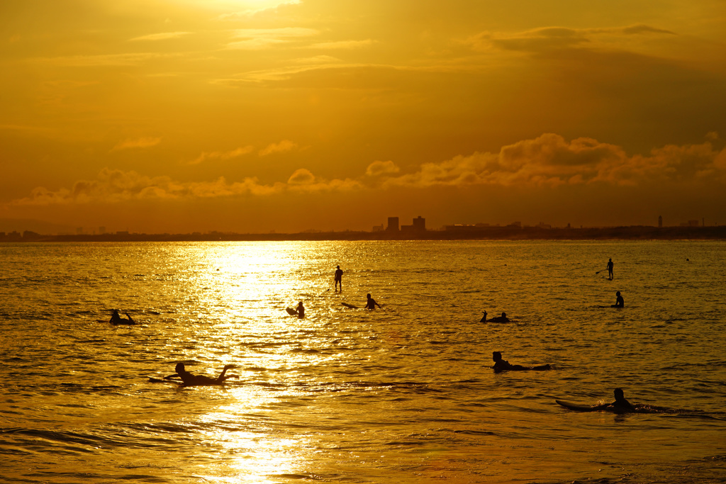 金色に染め上げて...空の太陽、海の太陽