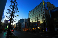 雨上がり街…夜と朝の狭間の刻