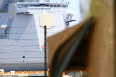 護衛艦と583系