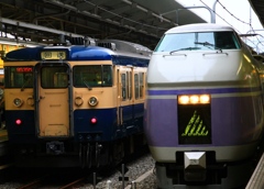 並び