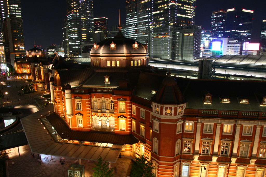 夜の東京駅