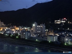 温泉街の明かり