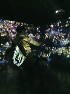 暗闇から発するもの