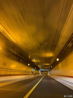 黄金の海底トンネル