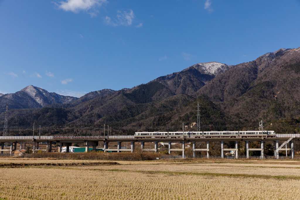 雪山バックの湖西線を撮るつもりだったが・・・