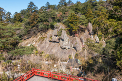 展望台から見た奇岩遊仙境（初春の那谷寺より）