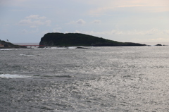 神の住む島（越前松島より）