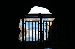 雄島トンネルの横穴風景