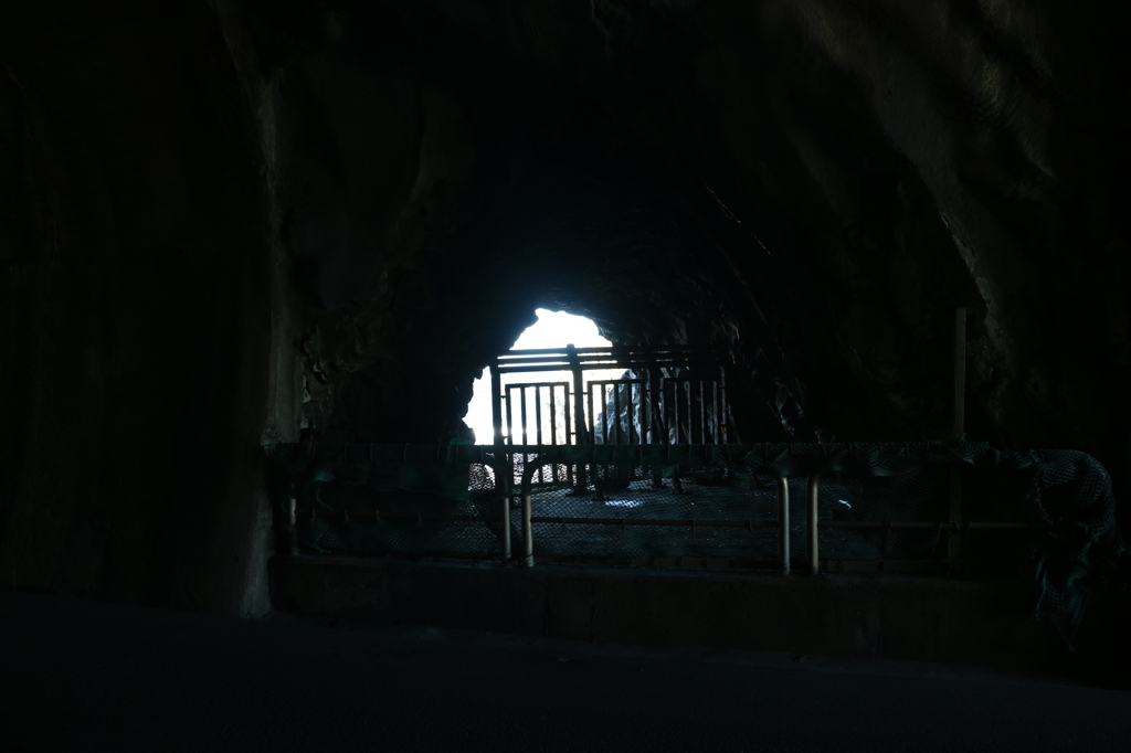 観音様が見てますよ in 雄島トンネル