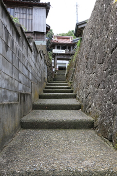古き参道（吉崎御坊跡より）