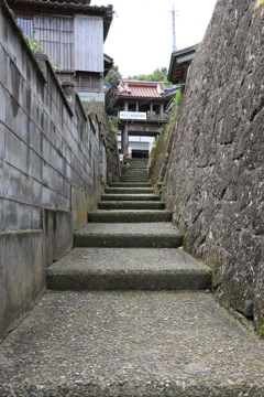 古き参道（吉崎御坊跡より）