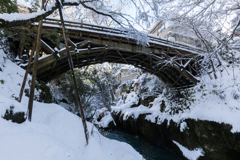 雪のこおろぎ橋