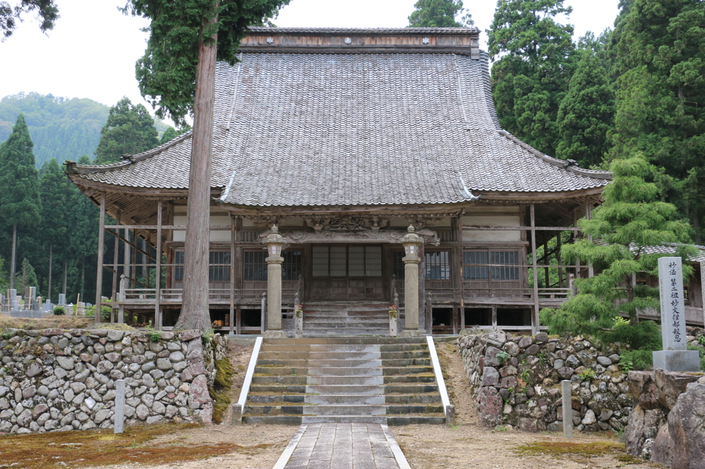 本堂（妙泰寺より）