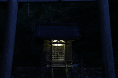 竹田水車裏の白山神社、夜の顔