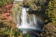 音止めの滝