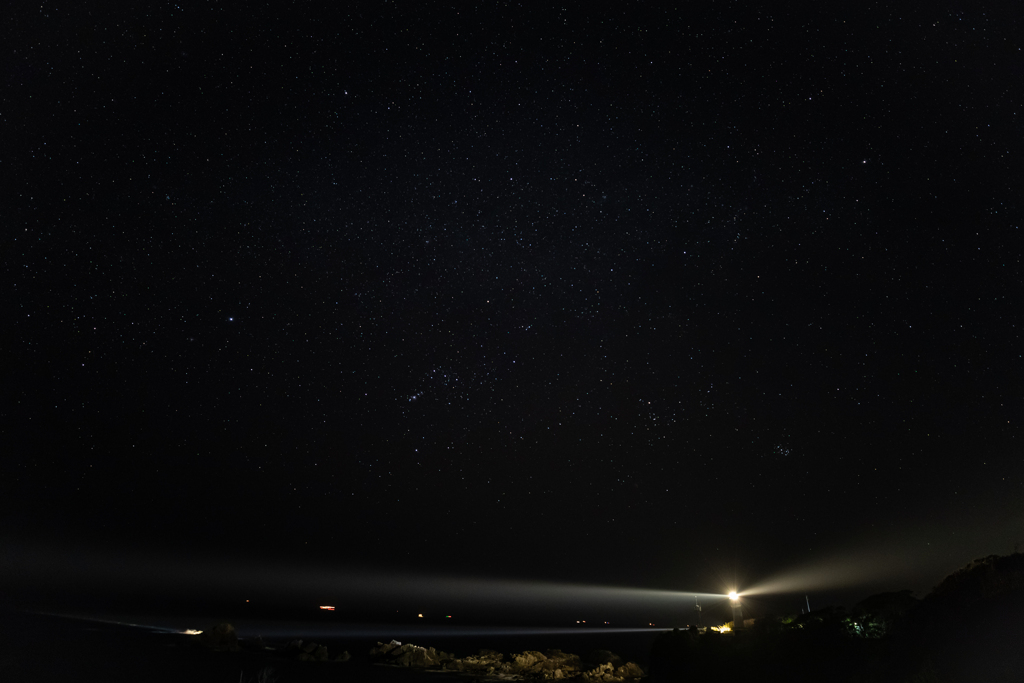 拡大してご覧ｗ夜空の星たちが