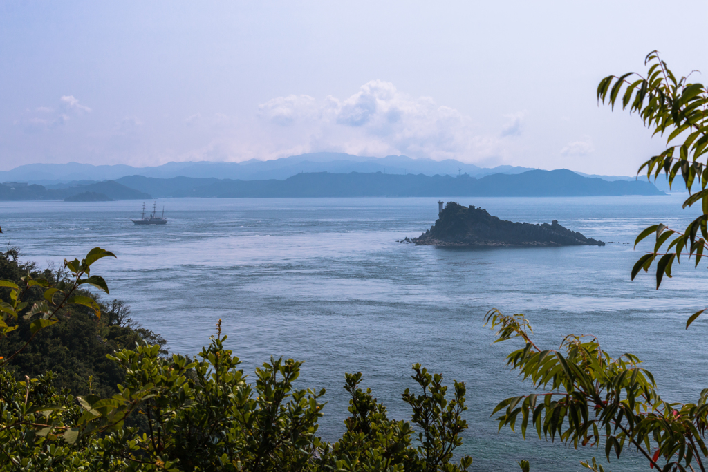 鳴門の飛島（鳴門市観光より）