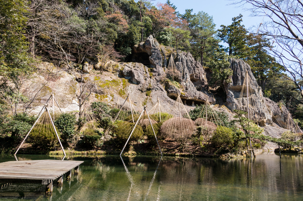 奇岩遊仙境（初春の那谷寺より）