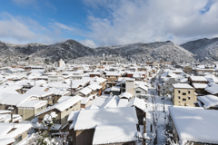 湯けむりの町の冬景色