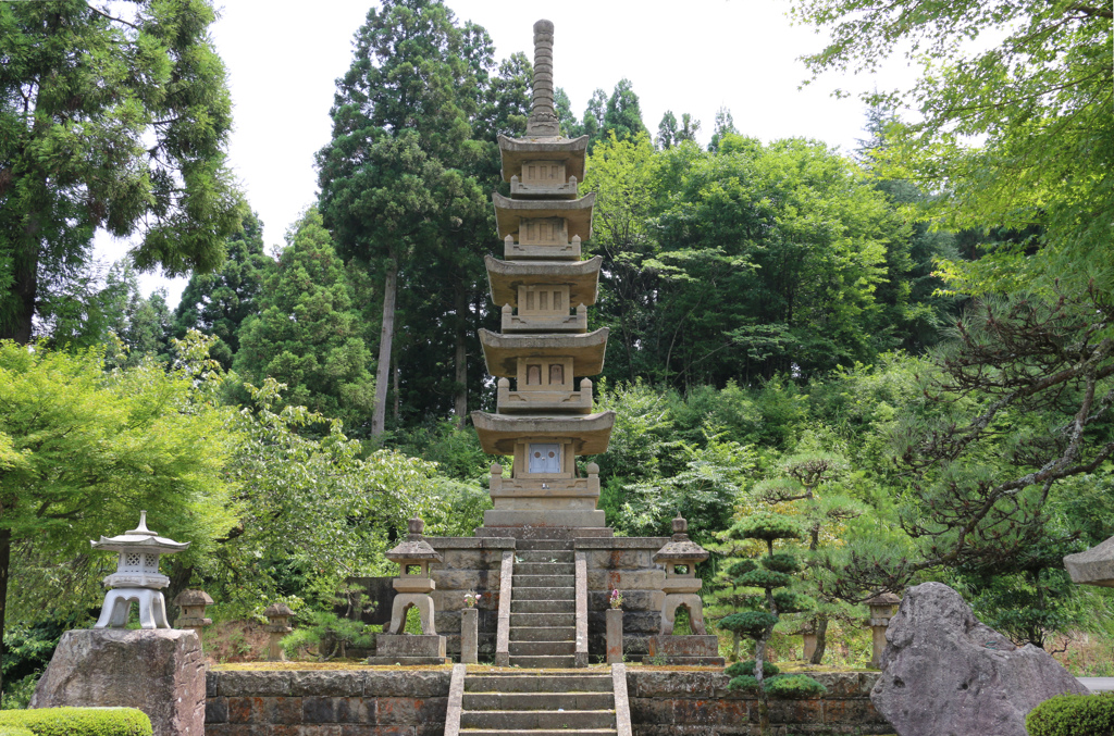 謎の五重の塔（妙泰寺より）