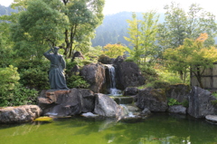 小次郎公園の小次郎銅像
