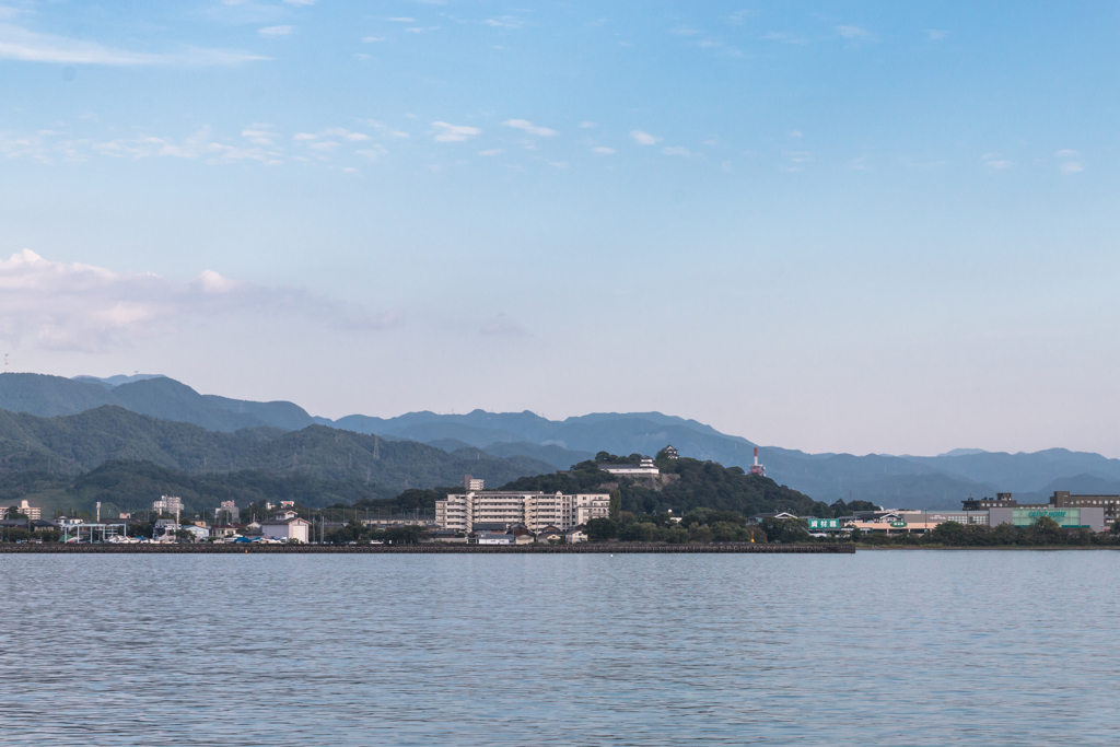 帰港（琵琶湖に浮かぶ竹生島より）