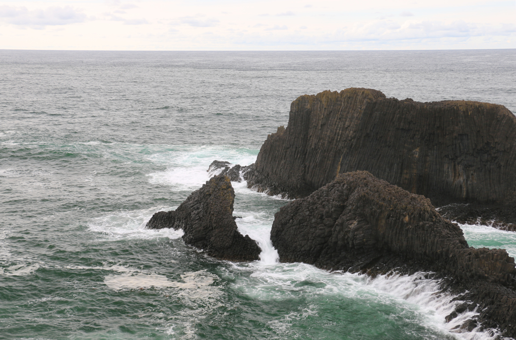 屏風岩（越前松島より）