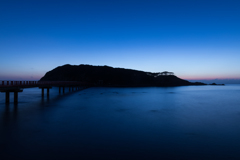 神の島『雄島』（三国町の夕景より）