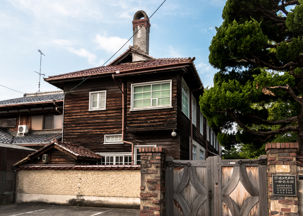 旧ヴォーリズ住宅（水郷と商人の町・近江八幡より）