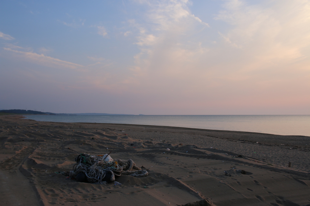夕暮れの片野海岸（注：拡大しないで下さい）