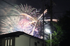 住宅街の花火③