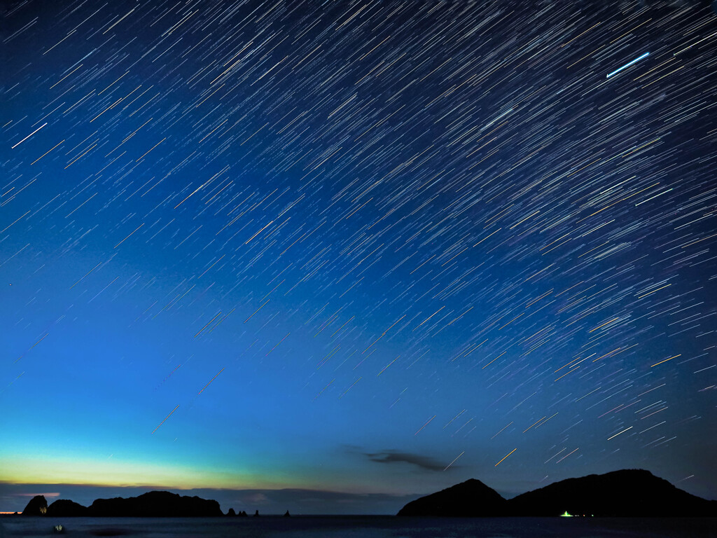 島の夜明け