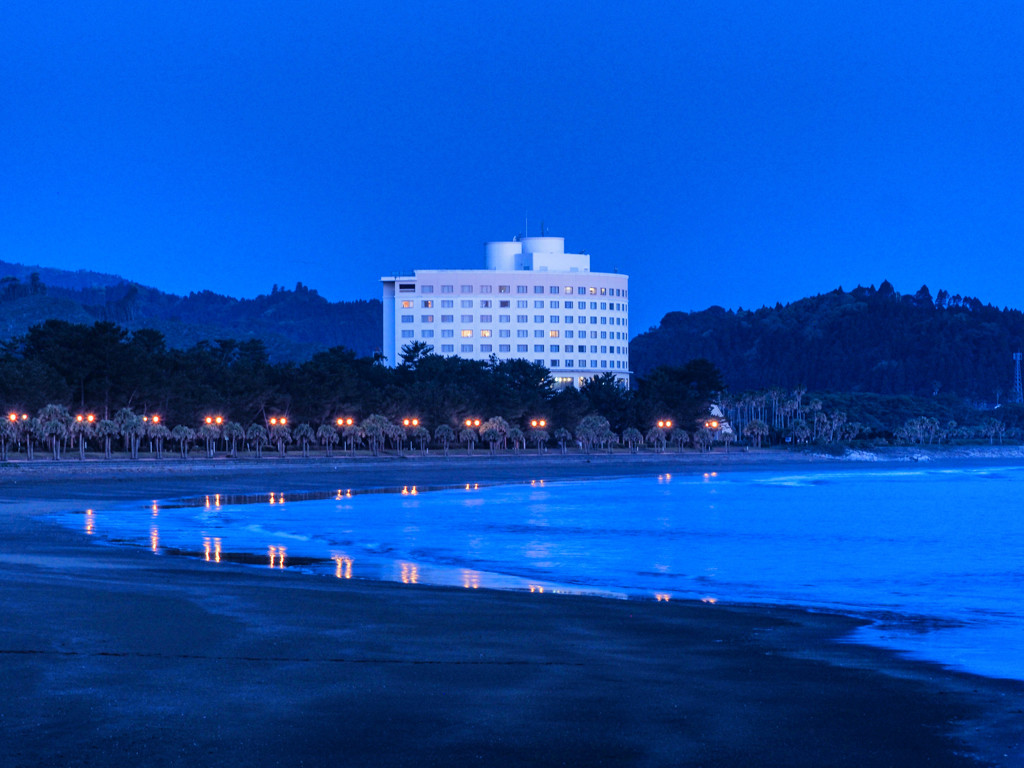 夜明けのビーチ