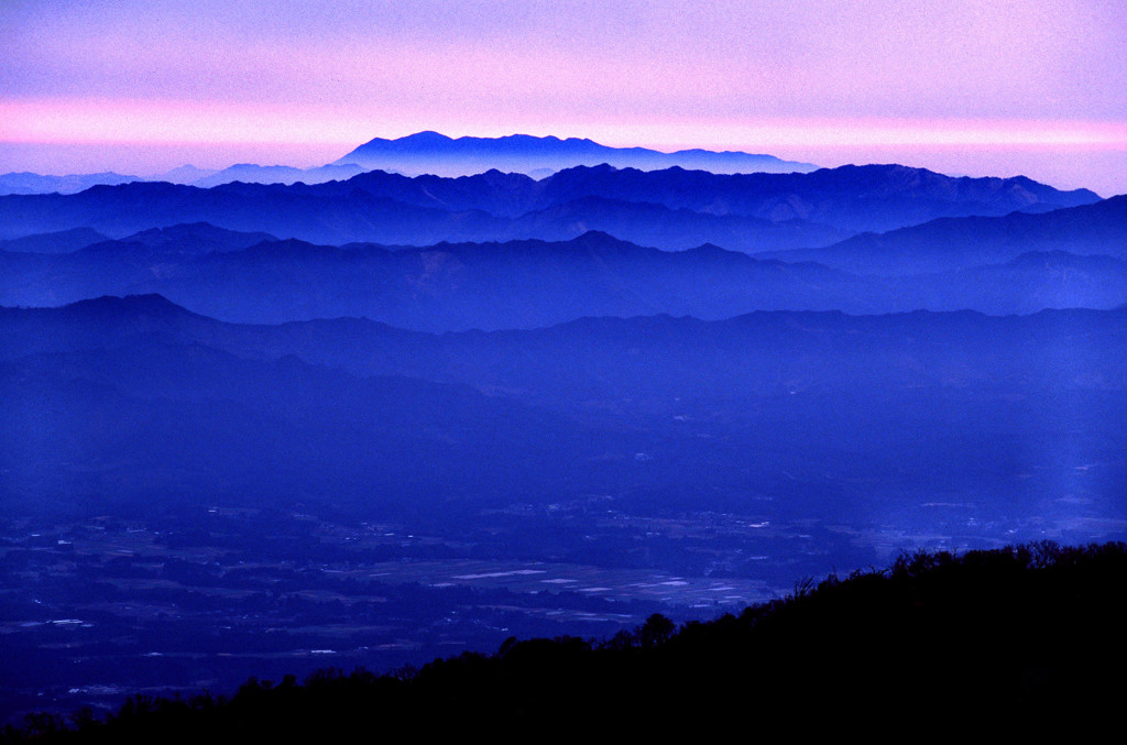青い山並み