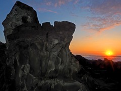 夜明けの岩礁