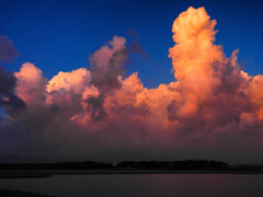 夜明け夏雲