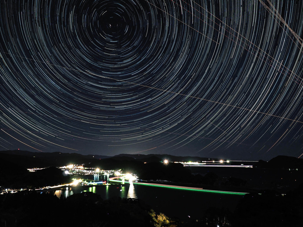 航跡と星空