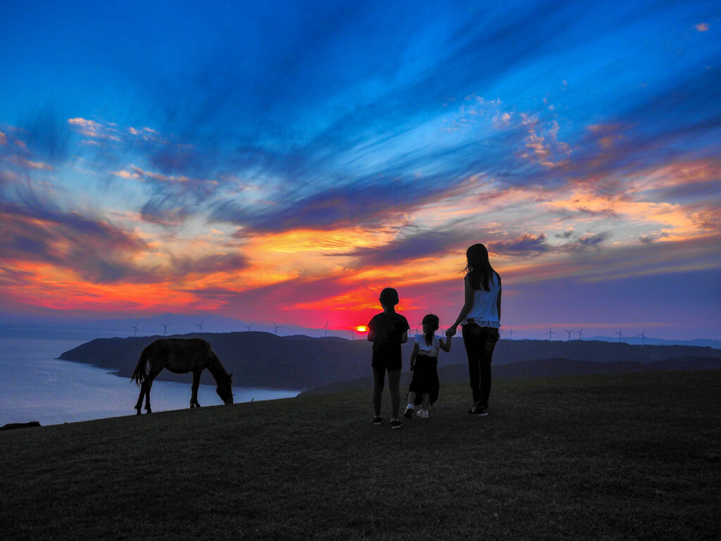 岬の夕暮れ時