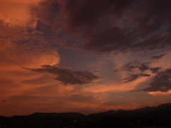 富士が霞む夕焼け